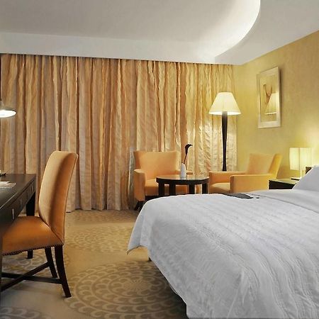 Le Meridien Pyramids Hotel & Spa Giza Buitenkant foto